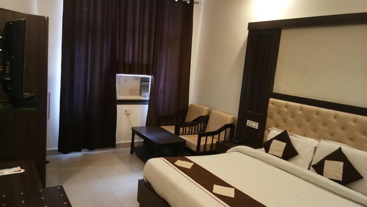 Hotel Krishna Katra  Eksteriør bilde