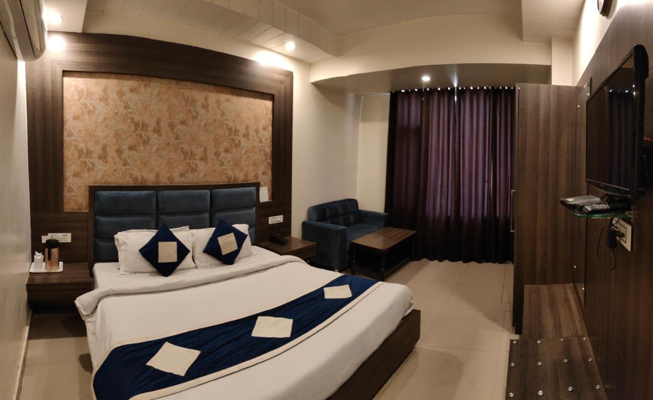 Hotel Krishna Katra  Eksteriør bilde