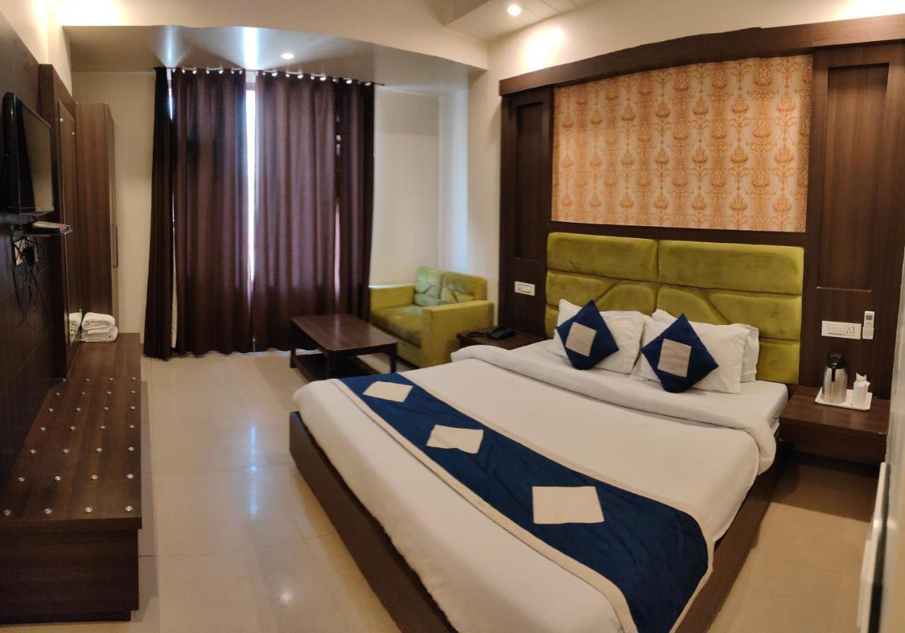 Hotel Krishna Katra  Eksteriør bilde