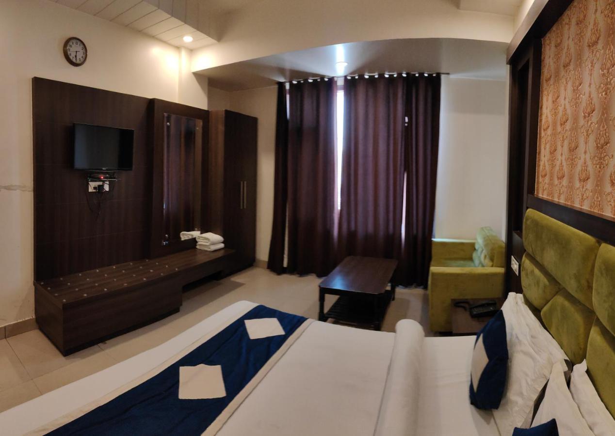 Hotel Krishna Katra  Eksteriør bilde