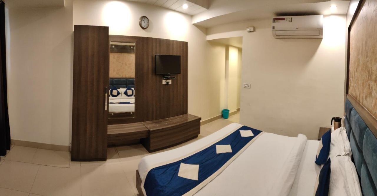 Hotel Krishna Katra  Eksteriør bilde