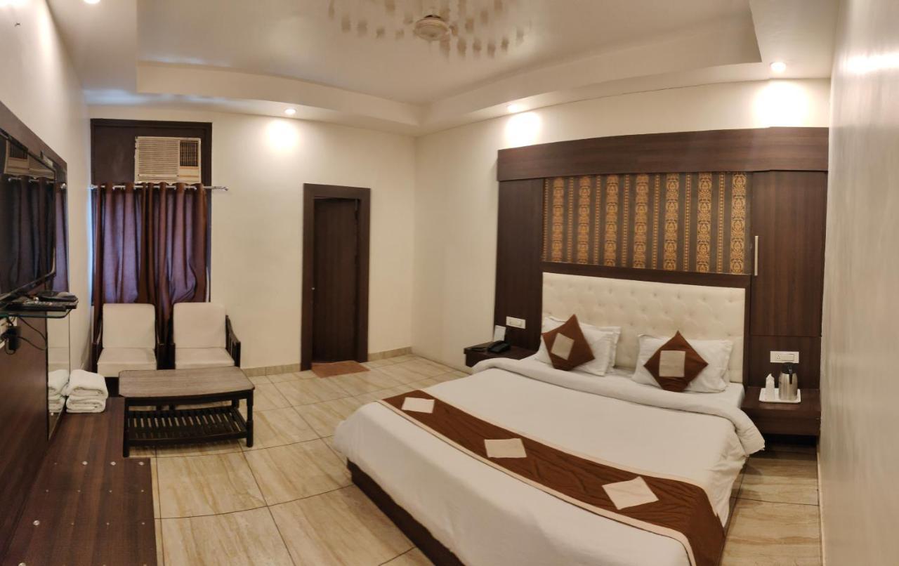Hotel Krishna Katra  Eksteriør bilde