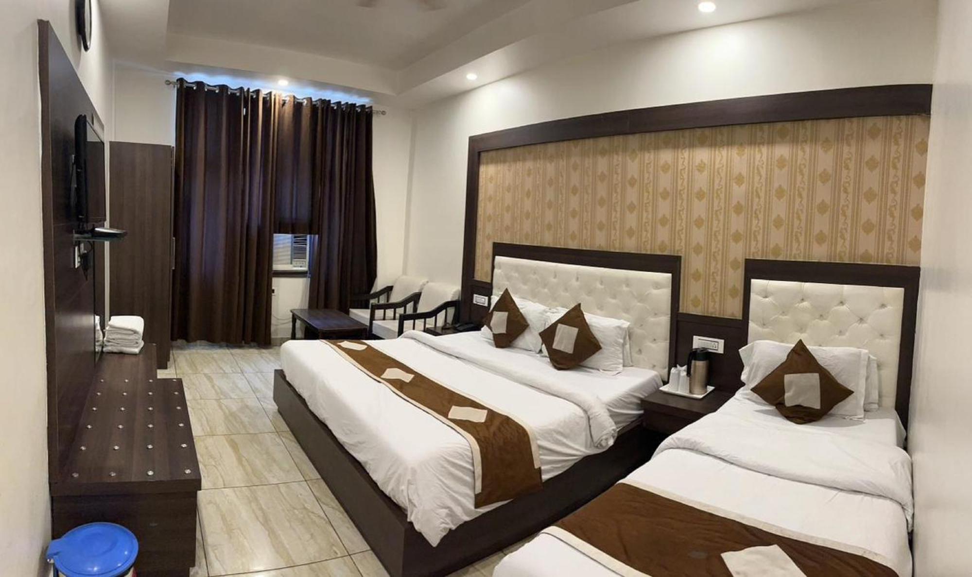 Hotel Krishna Katra  Eksteriør bilde